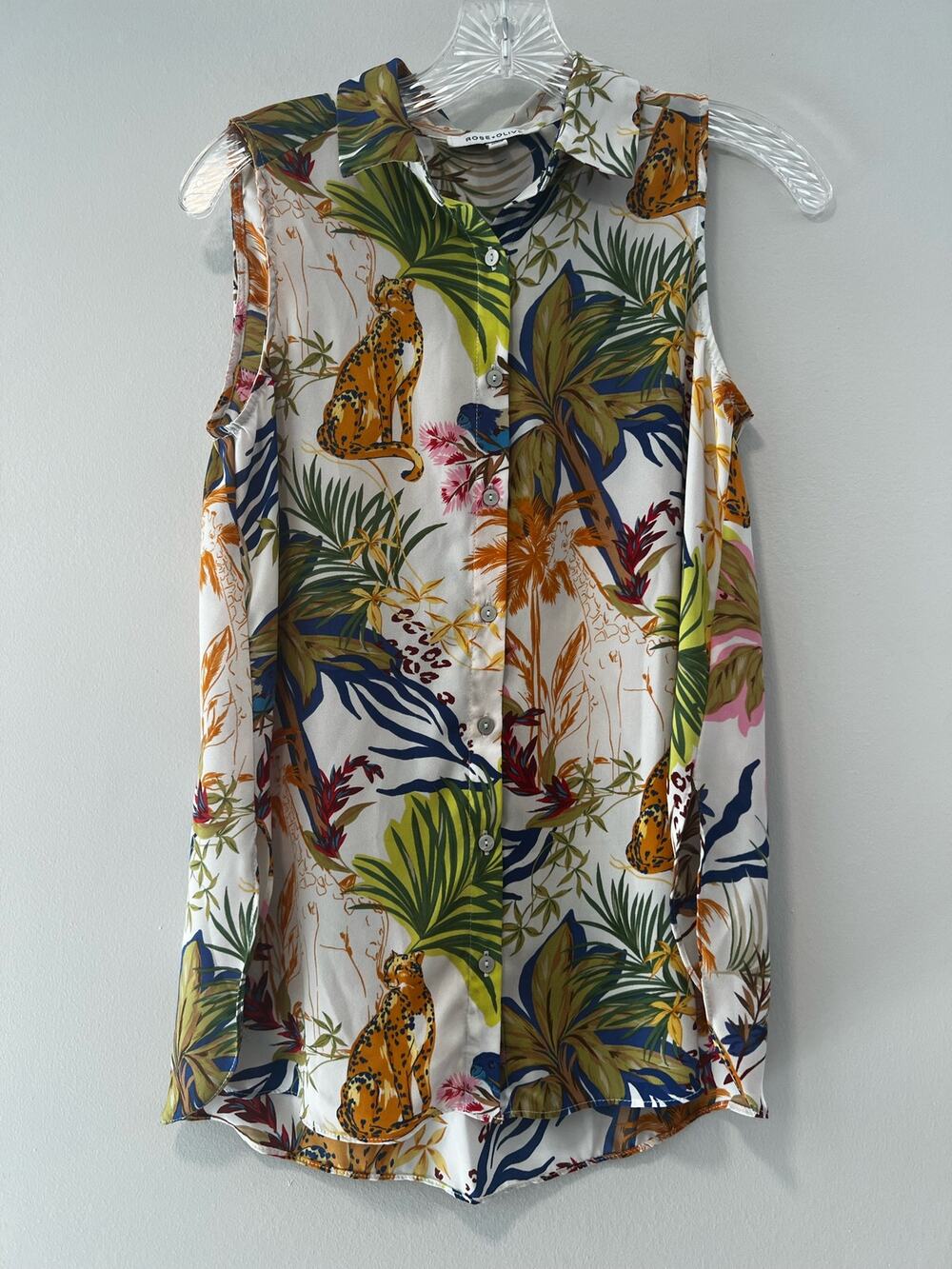 NWOT Rose + Olive Sleeveless Button Down Blouse Safari Print XS